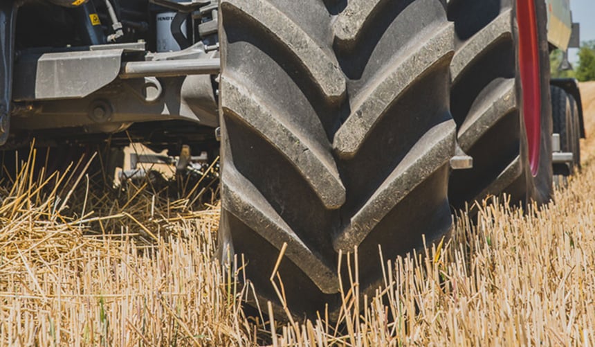 utilisation du tracteur aux champs