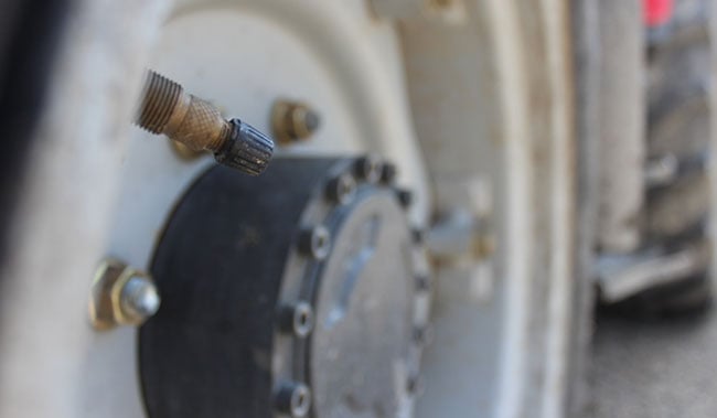 La pression de vos pneus de tracteur réduit votre productivité