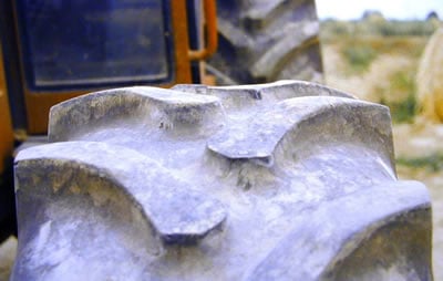 usure pneu tracteur à cause d'une pression trop élevée
