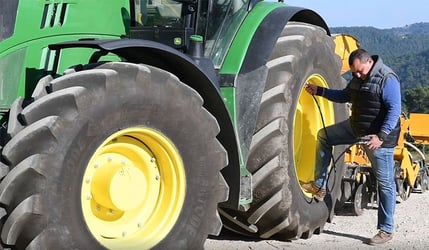 Quelle est la juste pression pour n’importe quel pneu de tracteur