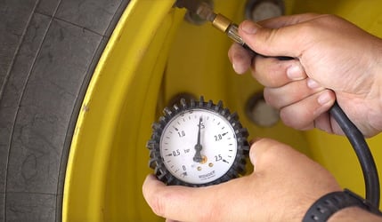 Quelle est la juste pression pour n’importe quel pneu de tracteur