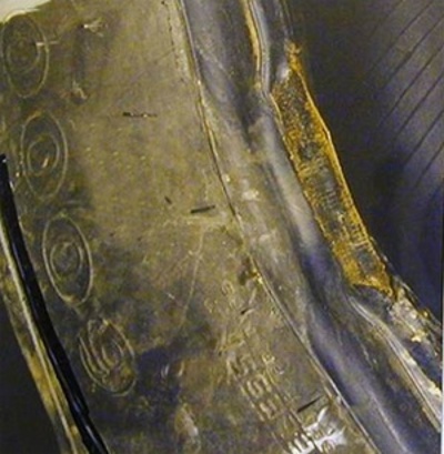 Talon du pneu de tracteur abimé